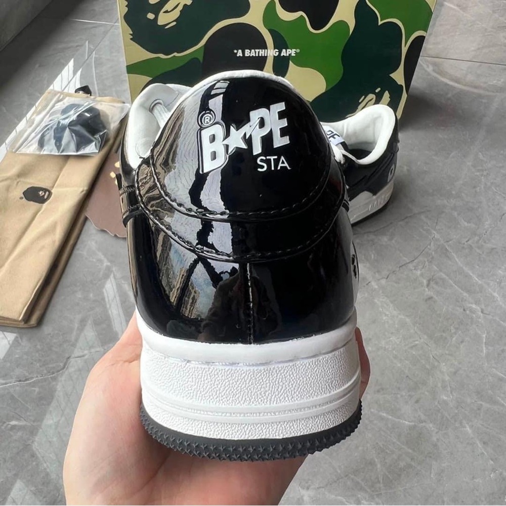 Bape Sneakers And Apparel - Picture 4 of 9